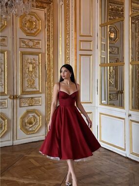 Classic Spaghetti-Strap Midi Dress in Deep Burgundy